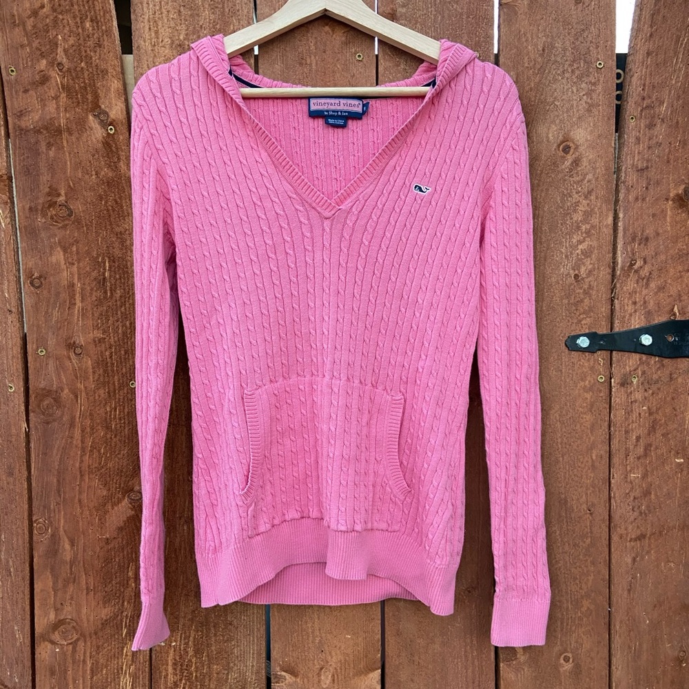 Vineyard Vines pink knit pill over